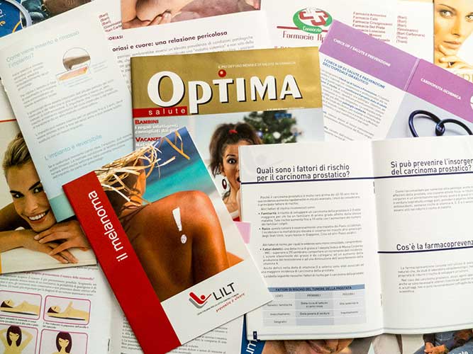Opuscoli e brochure distribuite da strutture sanitarie e farmacie